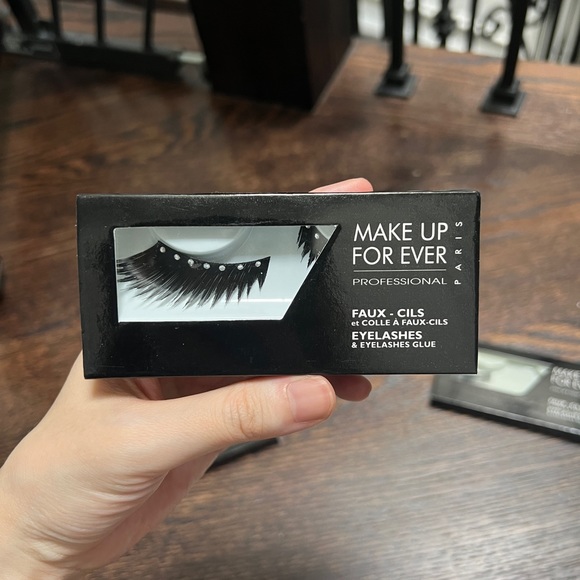 Makeup4ever false eyelashes - Picture 3 of 8